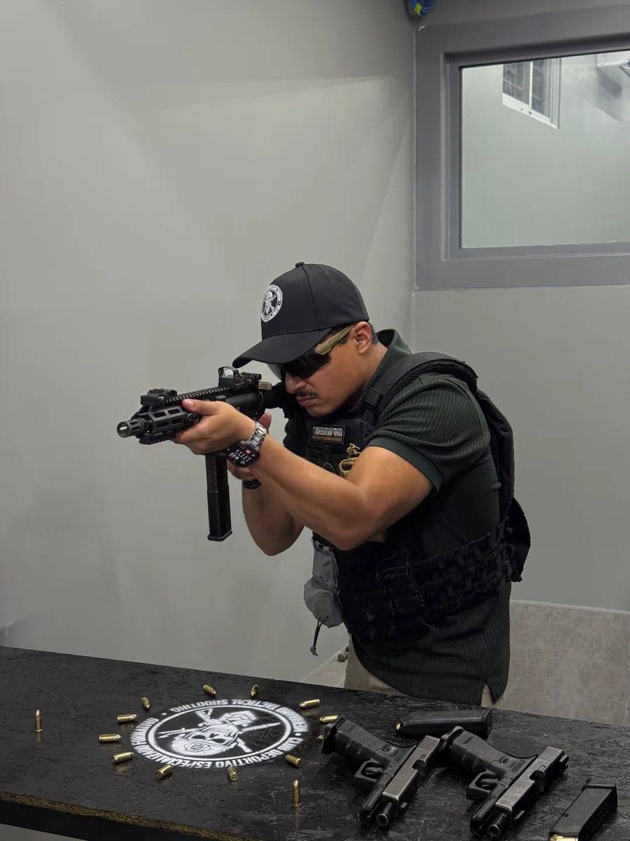 Entrenamiento indoor en Meridiano Tactical Shooting